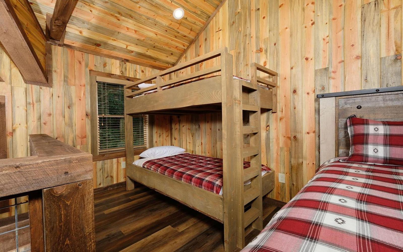 Treehouse River Lodge Пиджен Фордж Екстериор снимка